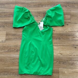 H&M Elegant Green Dress with puffed sleeves new with tags